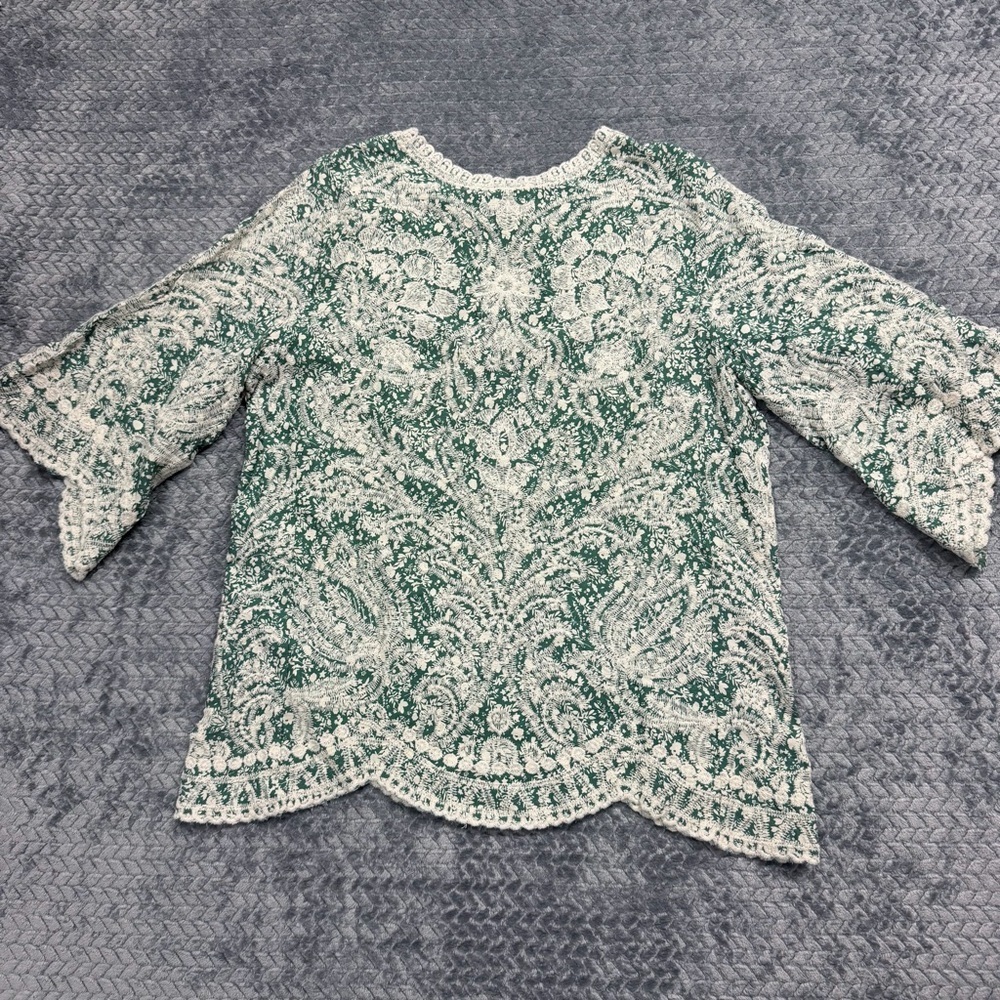 Solitaire Women's Green and White Lace Bell Sleeve Top Size Large - Picture 2 of 10